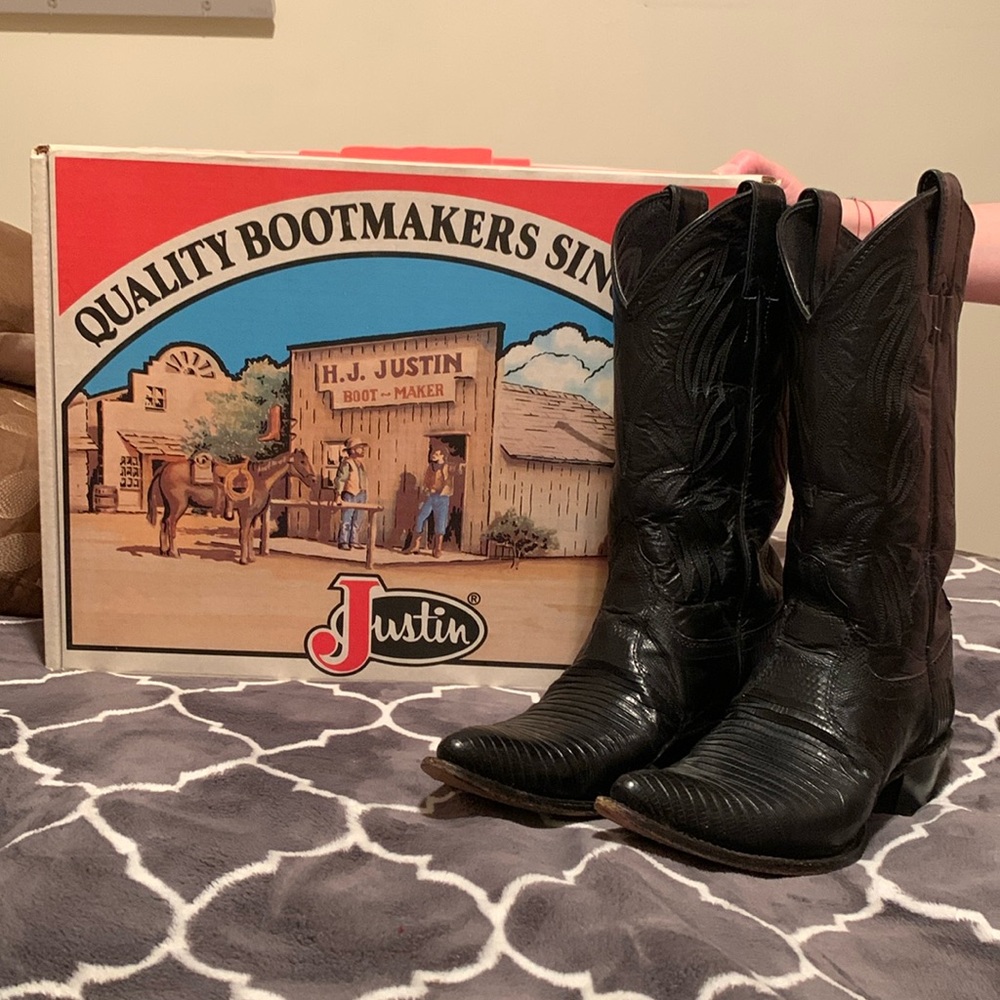 Women’s cowboy boots